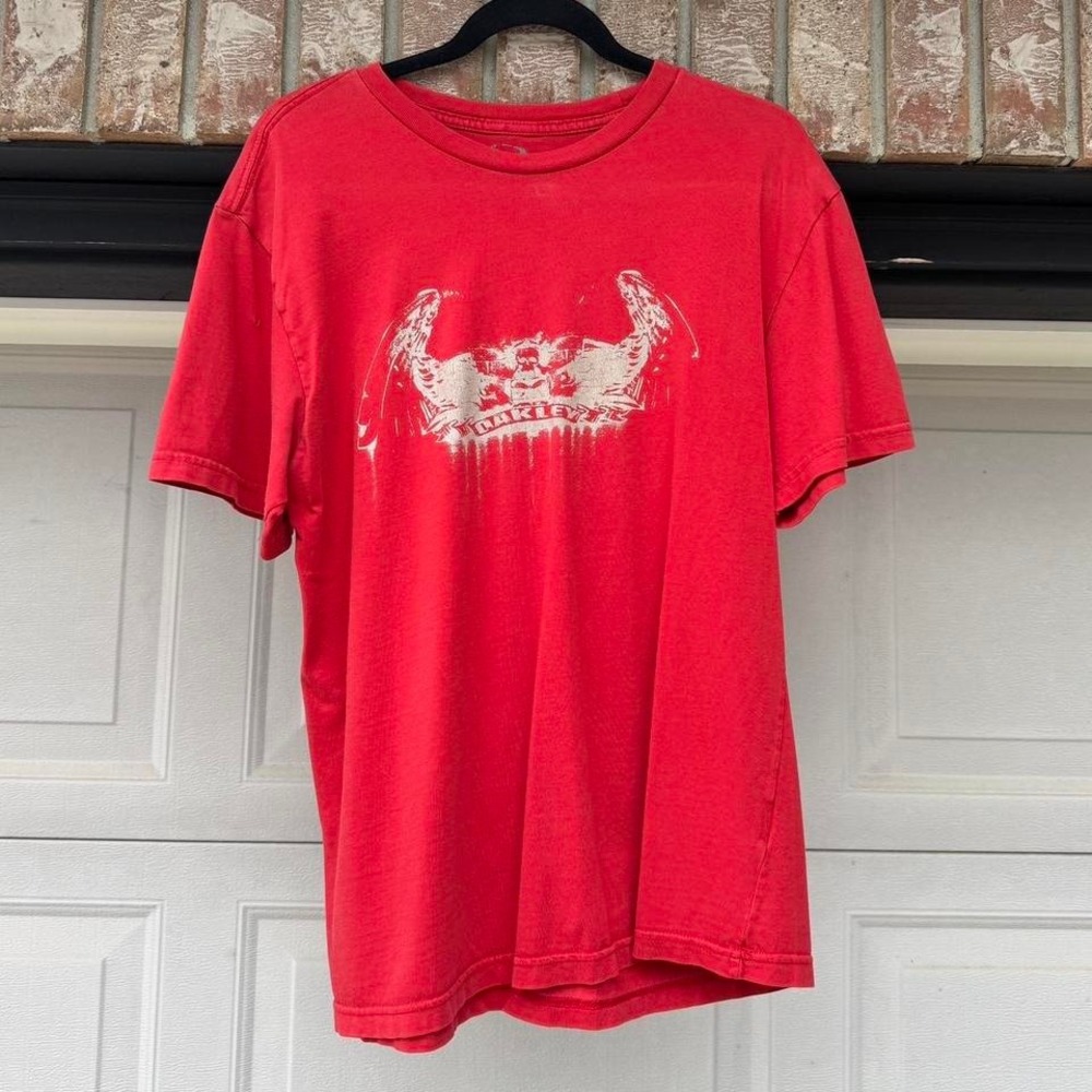 00s RED OAKLEY "ANGEL SKULL" GRAPHIC TEE
